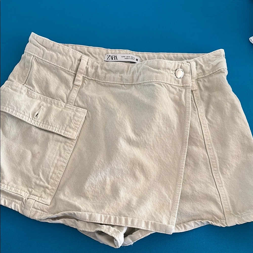 Zara Cream Cargo Shorts/Skirt Relaxed Fit